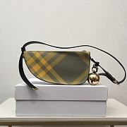 Fortok Burberry Sling Shield Check-pattern Shoulder Bag Yellow/Green 26x5.5x13.5cm - 1