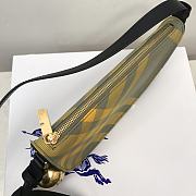 Fortok Burberry Sling Shield Check-pattern Shoulder Bag Yellow/Green 26x5.5x13.5cm - 3
