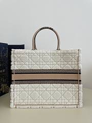 Fortok Dior Large Book Tote White Cannage Shearling 42cm - 5