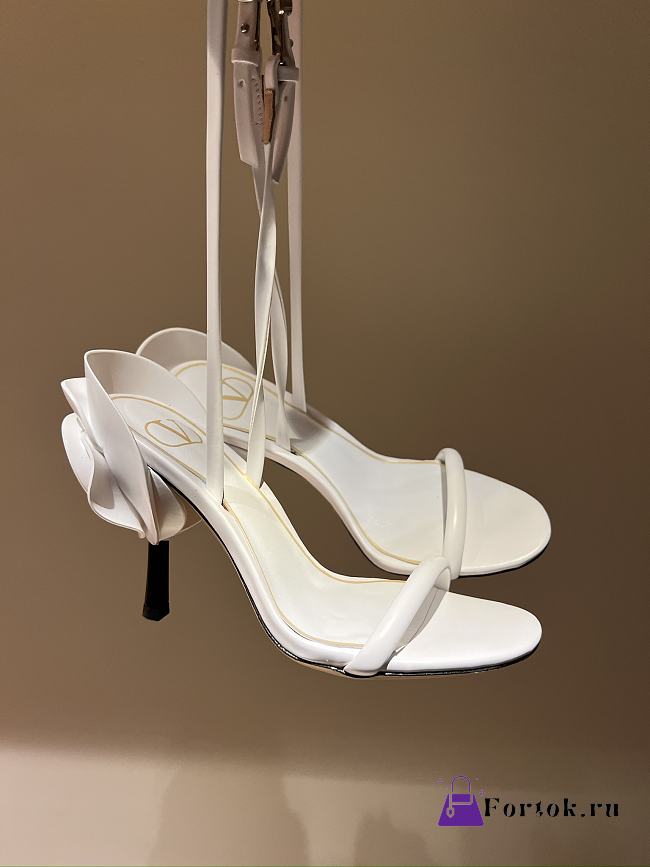 Fortok Valentino Roserouche High-heel Sandals White  - 1