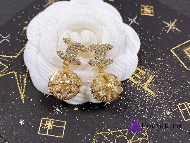 Fortok Chanel Grandma Pearl Braided Mesh Stud Earrings - 1