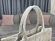 Fortok Dior Book Tote Small Dior Rêve d'Infini Embroidery with Gold-Tone Metallic Thread 36.5x28x17.5cm - 3