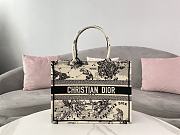 Fortok Dior Tote Book Tote Cream and Black Dior Zodiac Embroidery 36.5x28x17.5cm - 1