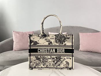 Fortok Dior Tote Book Tote Cream and Black Dior Zodiac Embroidery 36.5x28x17.5cm