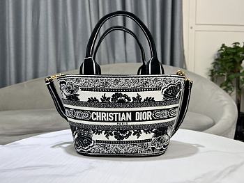 Fortok Dior Hat Basket Bag White and Black Butterfly Bandana Embroidery 26cm