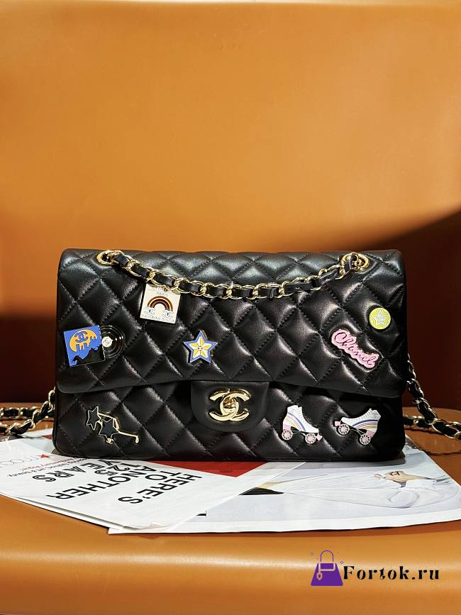 Fortok Chanel 24C Classic Badge Bag Black AS01116 20cm - 1
