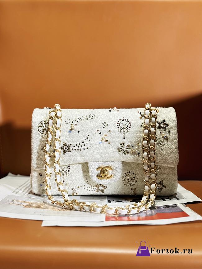 Fortok Chanel 24C Bag White Embroidered Tweed, Strass, Glass Pearls & Gold-Tone Metal 15.5x25.5x6.5cm - 1