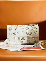 Fortok Chanel 24C Bag White Embroidered Tweed, Strass, Glass Pearls & Gold-Tone Metal 15.5x25.5x6.5cm - 4