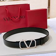 Fortok Valentino Garavani V-logo Pearlescent-buckle Leather Belt in Red/Brown/White/Black/Pink - 3