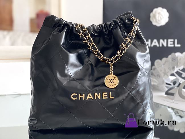 Fortok Chanel 22 Large Handbag Shiny Calfskin & Gold-Tone Metal Black 39x42x8cm - 1