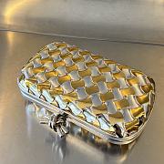 Fortok Bottega Veneta Knot Intrecciato Metallic Leather Clutch Silver 19x11.5x5cm - 6