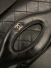 Fortok Chanel Shiny Crumpled Calfskin Small 31 Pouch Black 25x12.5cm - 6