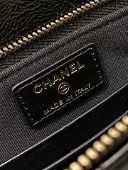 Fortok Chanel Shiny Crumpled Calfskin Small 31 Pouch Black 25x12.5cm - 2