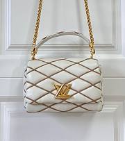 Fortok Louis Vuitton GO-14 Twist Bag White&Brown M22891 23x16x10cm - 1