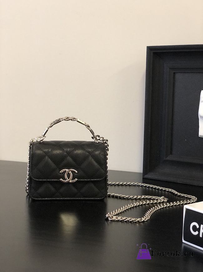 Fortok Chanel 22S Buckle Handle Cowhide Small Square Bag Black 13×10×5cm - 1