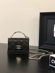 Fortok Chanel 22S Buckle Handle Cowhide Small Square Bag Black 13×10×5cm - 1