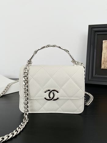 Fortok Chanel 22S Buckle Handle Cowhide Small Square Bag White 13×10×5cm