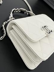 Fortok Chanel 22S Buckle Handle Cowhide Small Square Bag White 13×10×5cm - 4