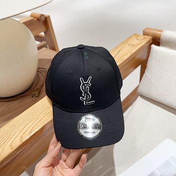 Fortok Saint Laurent Letter Embroidered Baseball Cap Black/White 