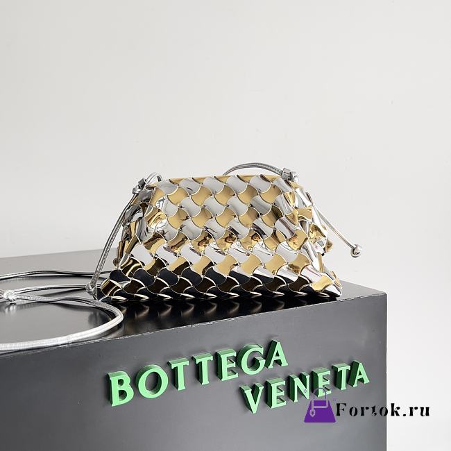 Fortok Bottega Veneta Mini Pouch Intrecciato Metallic Clutch Bag Silver 22x12x7cm - 1