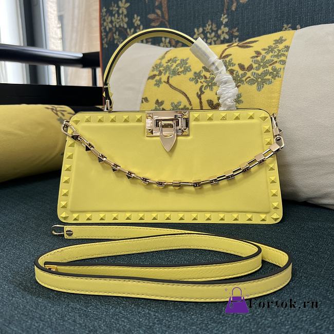 Fortok Valentino Garavani Rockstud Leather Clutch Bag Yellow 28cm - 1