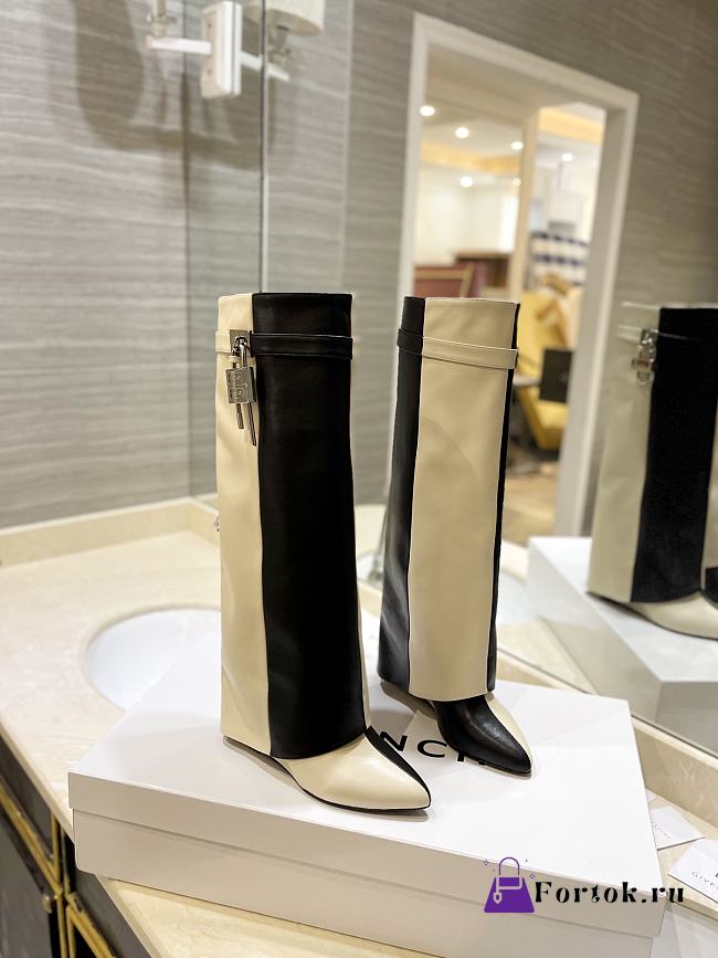 Fortok Givenchy x Disney Shark Lock Pant Boots Black & White - 1
