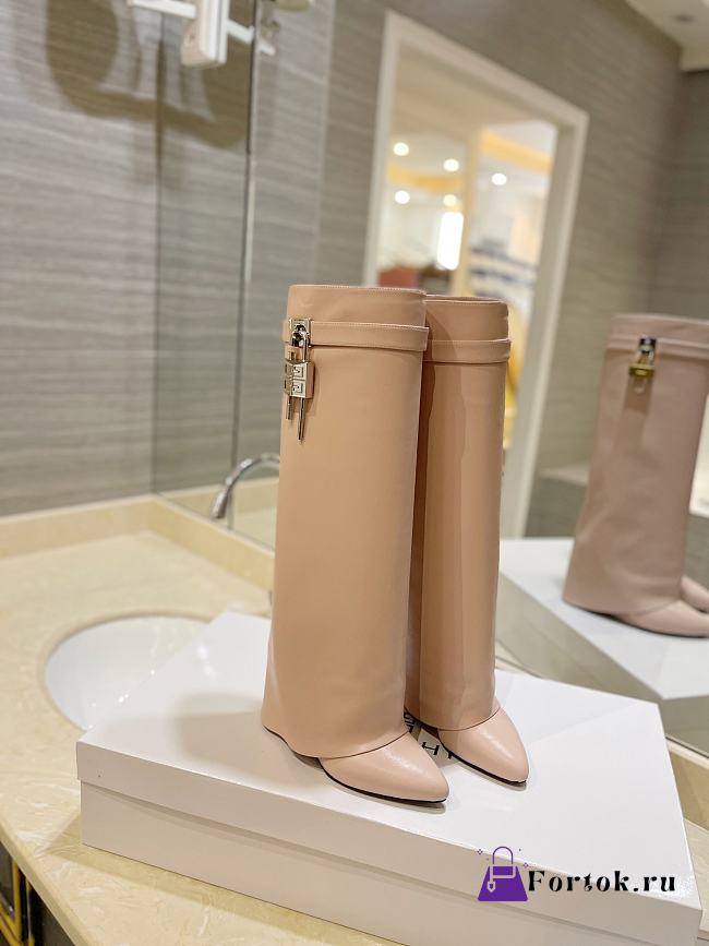 Fortok Givenchy 4G Logo Boots in Beige - 1