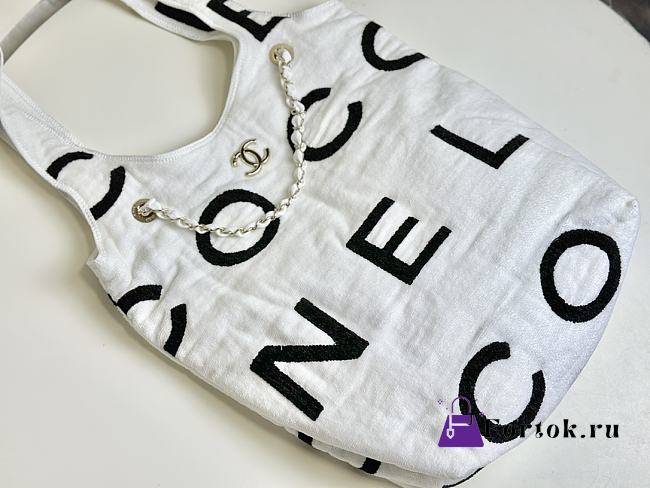 Fortok Chanel 2023 Coco Beach Bag White 40x42x14cm - 1