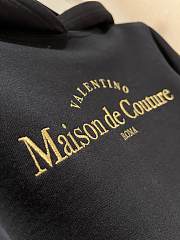 Fortok Valentino Short Sweatshirt With Gold Logo Embroidery - 5