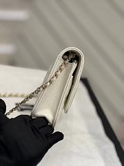 Fortok Chanel 23S Diamond Buckle Woc Bag in White 19x3x12cm - 6