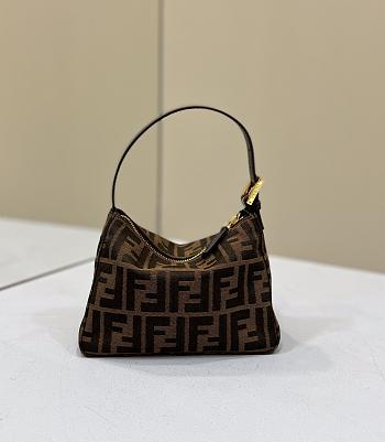 Fortok Fendi Presbyopic Underarm Bag Brown 8299s 19x8x14cm