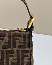Fortok Fendi Presbyopic Underarm Bag Brown 8299s 19x8x14cm - 4