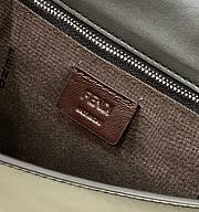 Fortok Fendi Natural & Black Flat Baguette Ff-jacquard Leather Crossbody Bag 8375 23x2x16cm - 4
