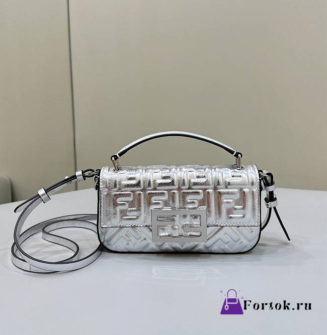 Fortok Fendi Silver Craquele Leather Baguette Bag 8620C 18.5x2.5x10cm - 1