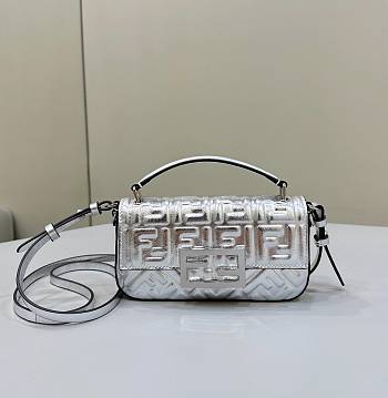 Fortok Fendi Silver Craquele Leather Baguette Bag 8620C 18.5x2.5x10cm