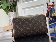 Fortok Louis Vuitton Locker Dopp Kit Bag Brown M83112 23x13x12cm - 1