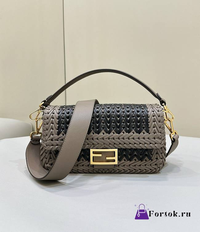 Fortok Fendi Iconic Baguette  Interlaced Leather Bag Brown&Black 27x6.5x15cm - 1
