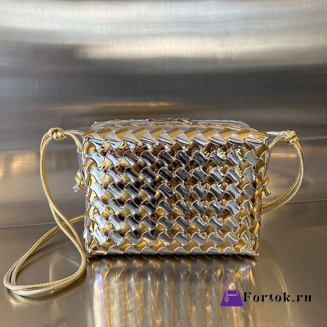 Fortok Bottega Veneta Crossbody Bag Intrecciato Metallic Clutch Bag Silver 22x15.5x9cm - 1