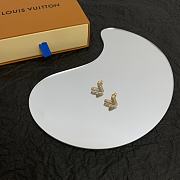 Fortok Louis Vuitton Essential V Letter Earings - 4