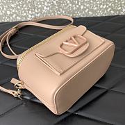 Fortok Valentino Garavani Leather Loco Vanity Case in Beige 16.5x10x7.5cm - 3