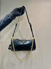 Fortok Prada Re-Edition 2002 Medium Leather Shoulder Bag Black 1BC221 26x11.5x6cm - 1