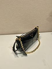 Fortok Prada Re-Edition 2002 Medium Leather Shoulder Bag Black 1BC221 26x11.5x6cm - 2