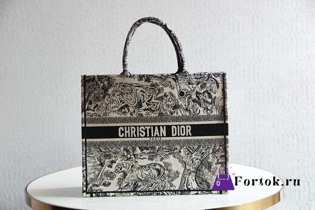 Fortok Dior Book Tote Black and White Toile de Jouy Reverse Embroidery 36x27x16cm - 1