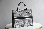 Fortok Dior Book Tote Black and White Toile de Jouy Reverse Embroidery 36x27x16cm - 6