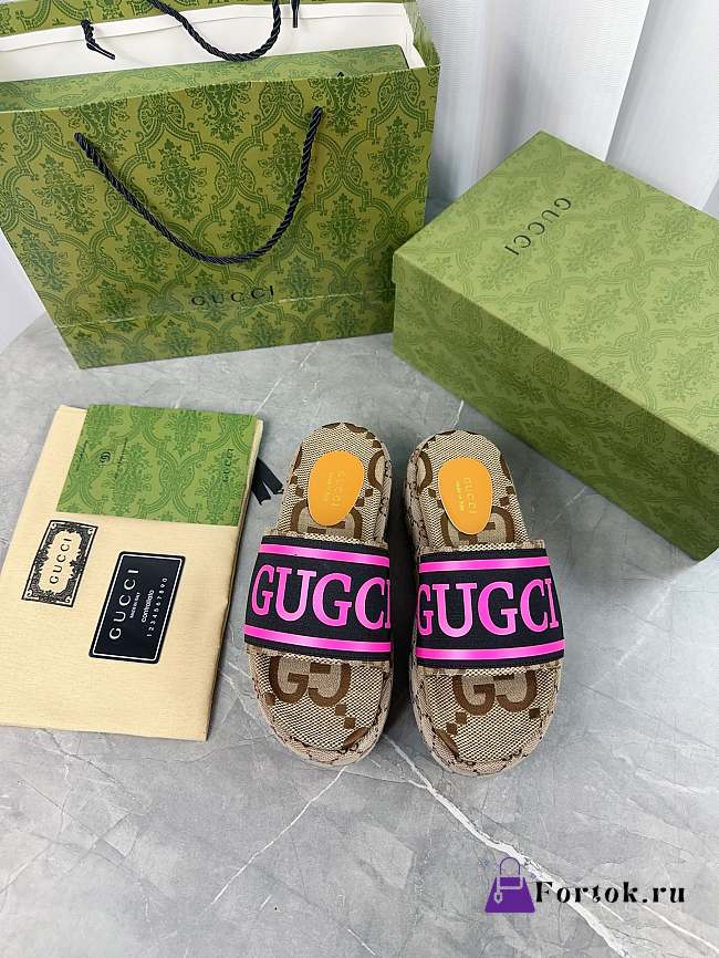 Fortok Gucci Thick-soled Slippers in Beige, Black & Pink - 1