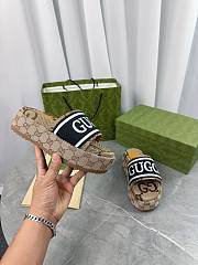 Fortok Gucci Thick-soled Slippers in Beige, Black & White - 6