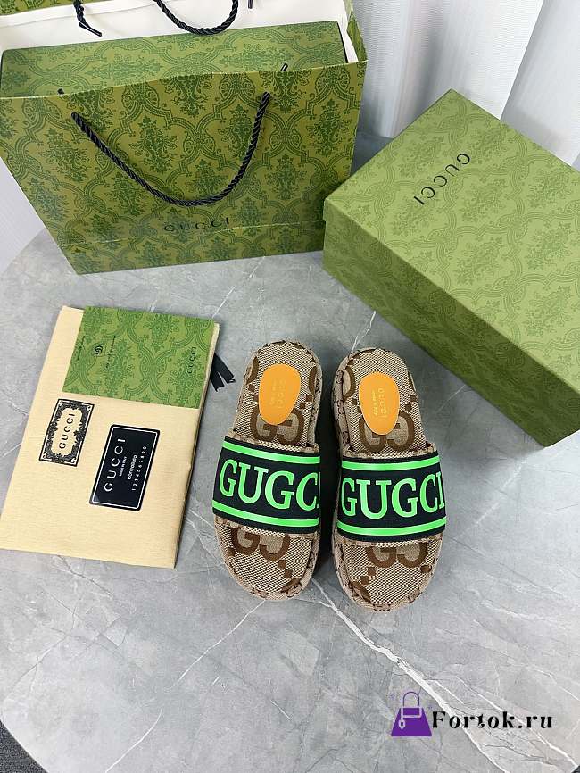 Fortok Gucci Thick-soled Slippers in Beige, Black & Green - 1