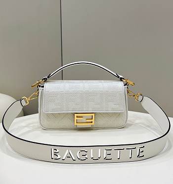 Fortok Fendi Baguette Double FF Three-dimensional Embroidery Bag White 8598 28x6.5x13.5cm 