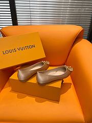 Fortok Louis Vuitton Diamond Buckle Slingback Pumps Beige - 5