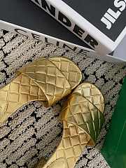 Fortok Bottega Veneta Amy Padded Mules in Intreccio Leather Gold - 6